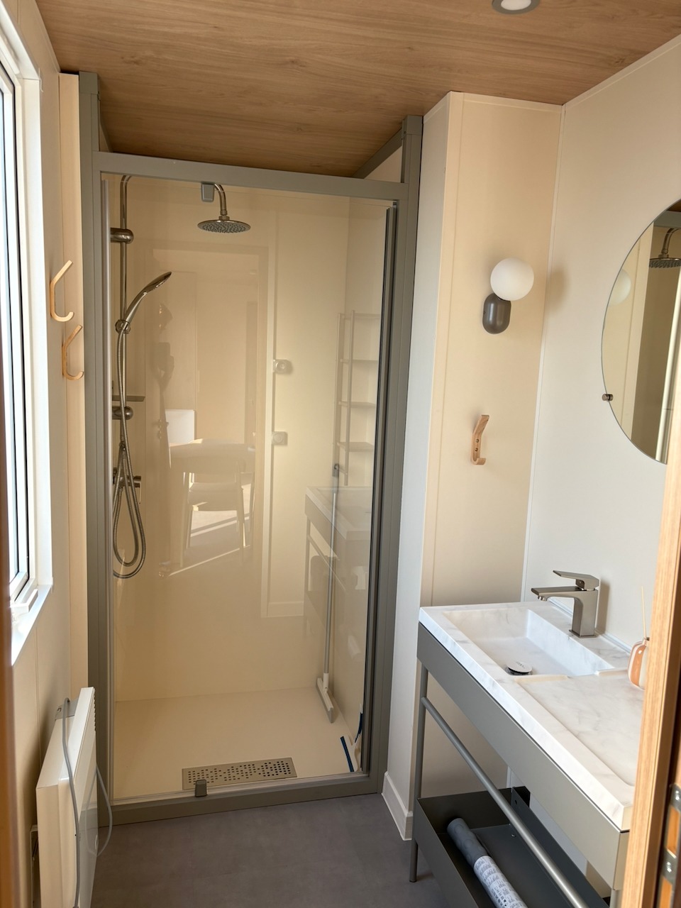 Badkamer met douche